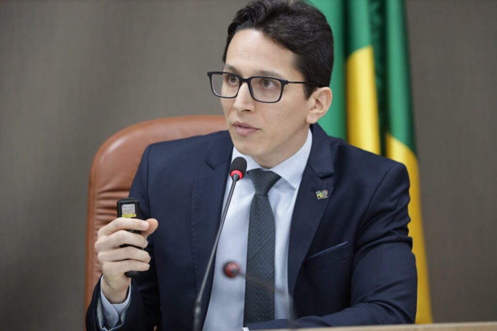 Carlos Eduardo Siqueira participa de apresentação na Alese sobre o Cumprimento de Metas Fiscais do Estado