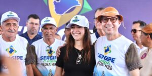 Manoella Feitosa Mendes em sua posse ao lado do governador Fábio Mitidieri (Foto: Reprodução)