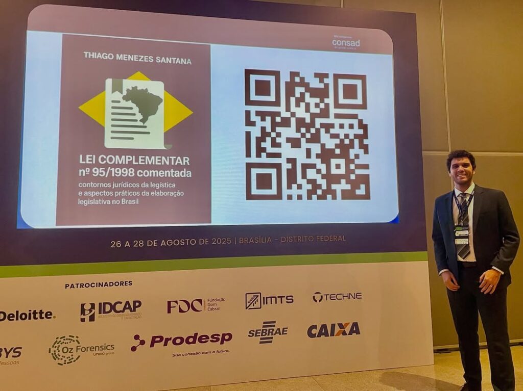 Thiago Menezes lança seu 1º livro durante o XIV Congresso Consad de Gestão Pública