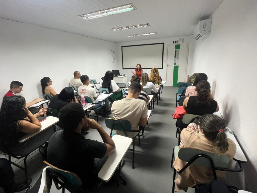 Etel Mendes participa de prática formativa do curso de Direito da Fanese